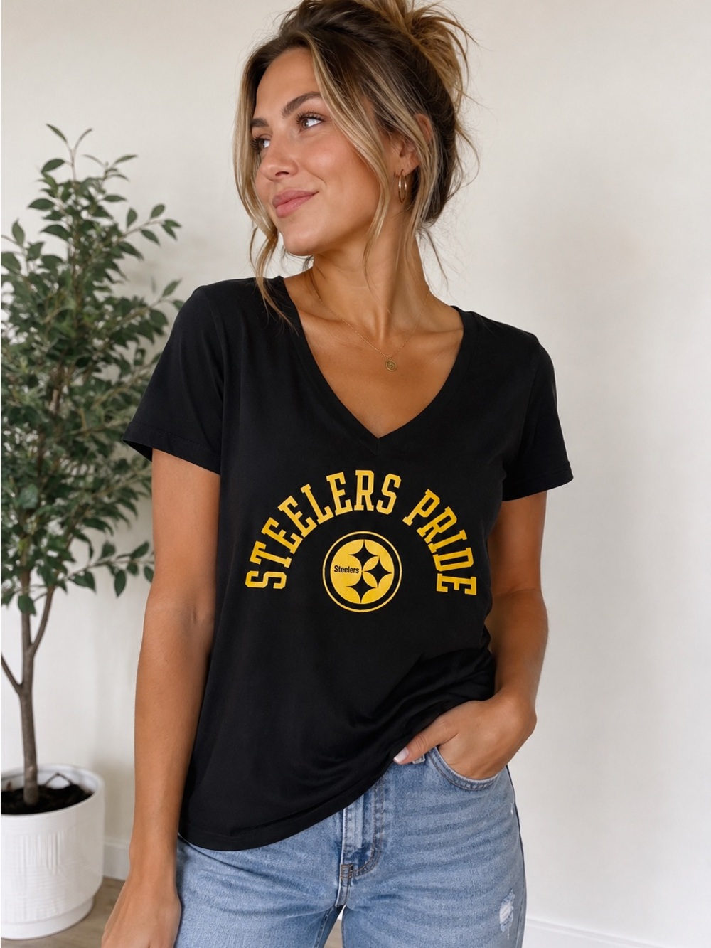 PINK Victoria's Secret Black Steelers Pride V-Neck Tee - Medium